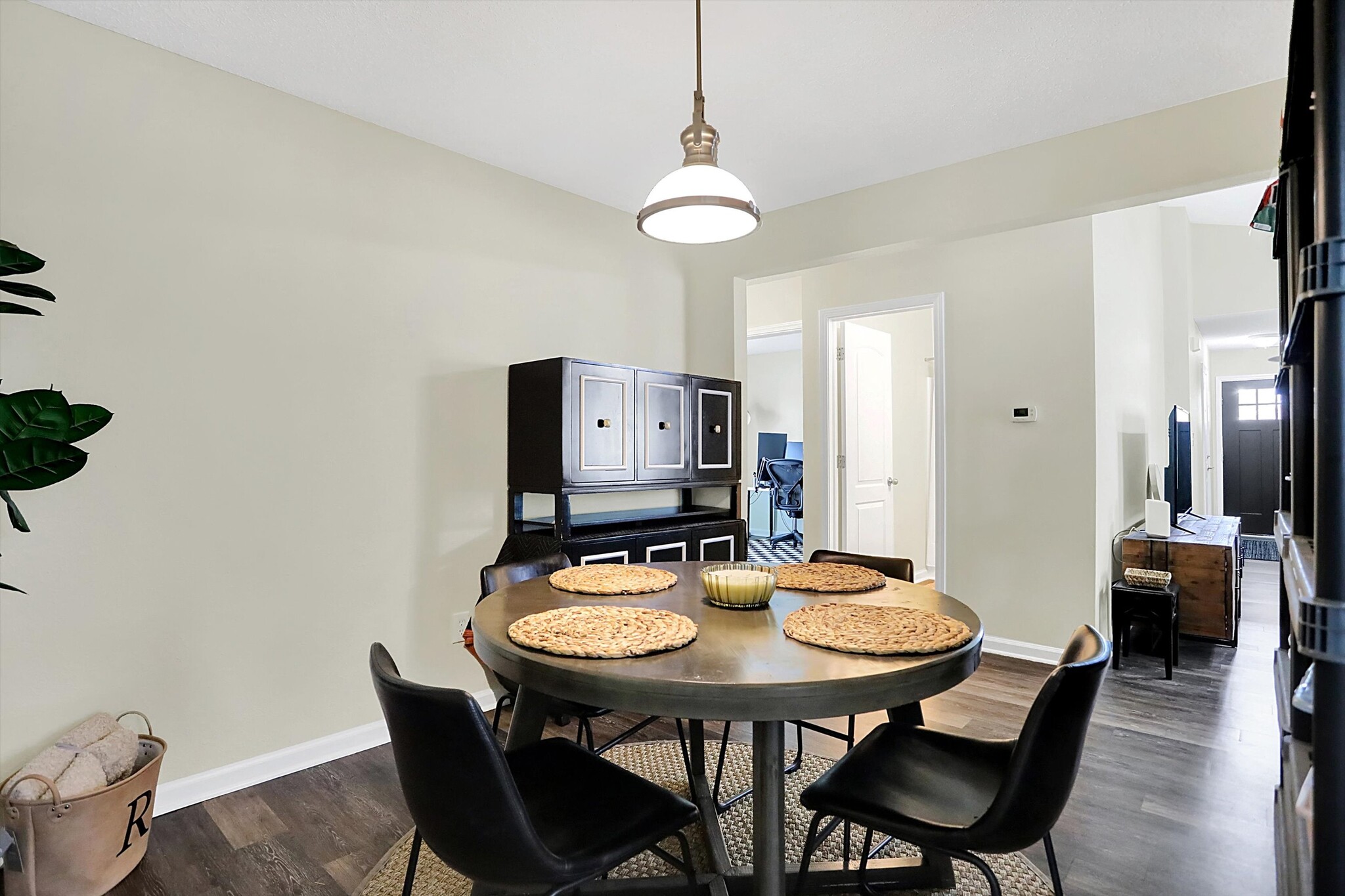 Building Photo - 5549 Wild Horse Dr