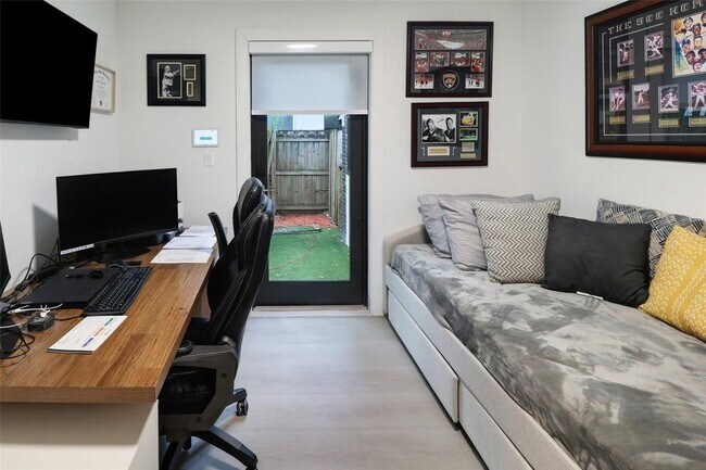 Building Photo - 508 SW 13th St