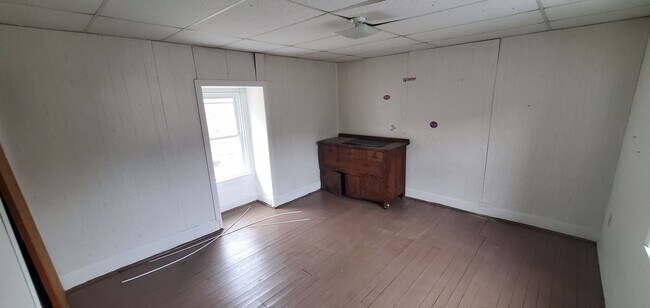 Building Photo - 9-11 Jones St.