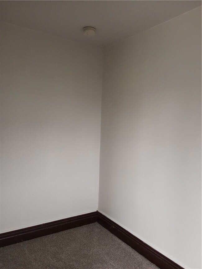 Building Photo - 362 W Gray St