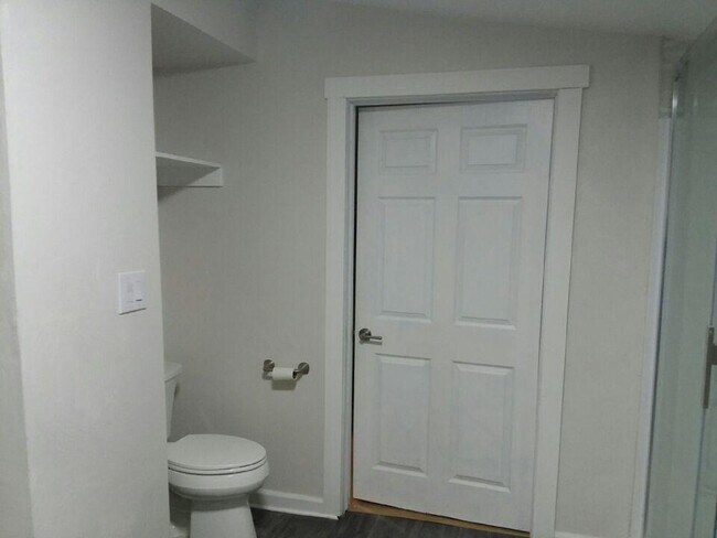 Building Photo - 119 E Wilson St