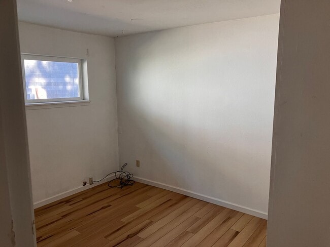 Building Photo - LA636-Bateman