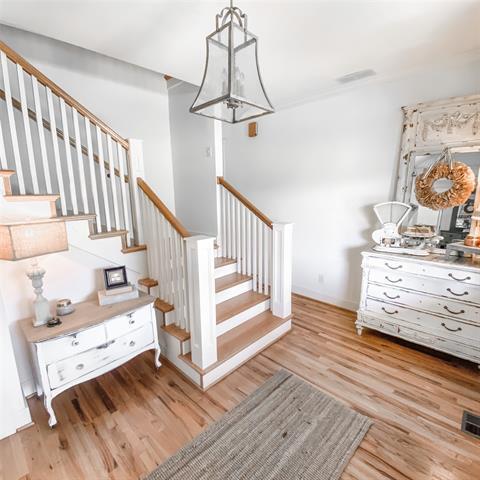 Building Photo - 581 Country Club Rd