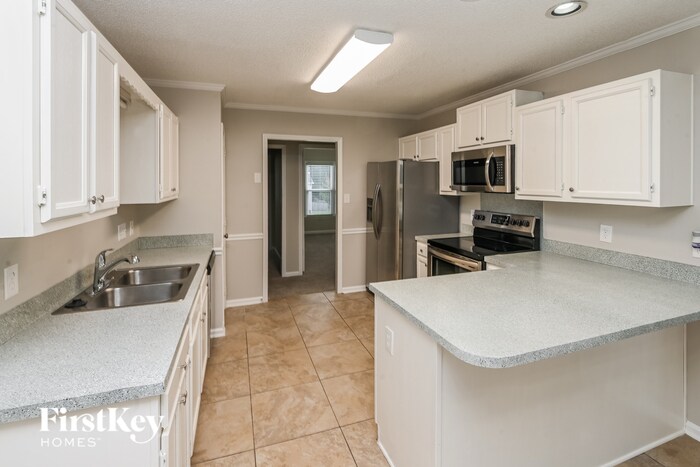 Building Photo - 10629 N Canyon Rd