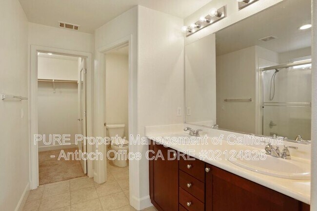 Building Photo - 60 Xena Court