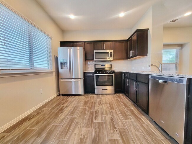 Building Photo - Stunning 3-Bedroom Home in Leander! Availa...