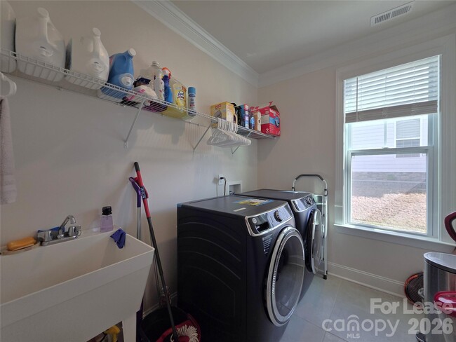 Building Photo - 2216 Skybrook Oaks Dr