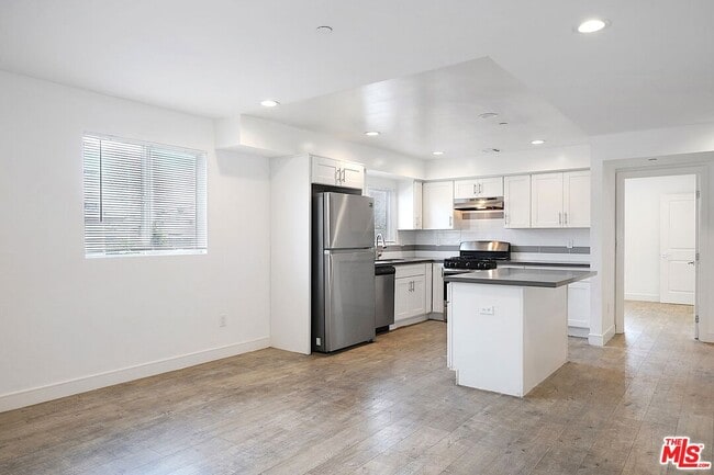 Building Photo - 14228 Sylvan St