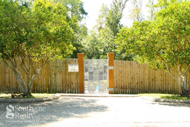 Building Photo - Woodshire Duplexes & Townhomes