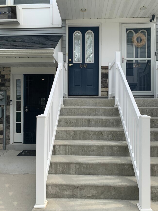 Primary Photo - 104 Cove Ct