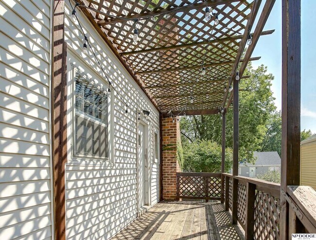 Building Photo - 5220 Mason St