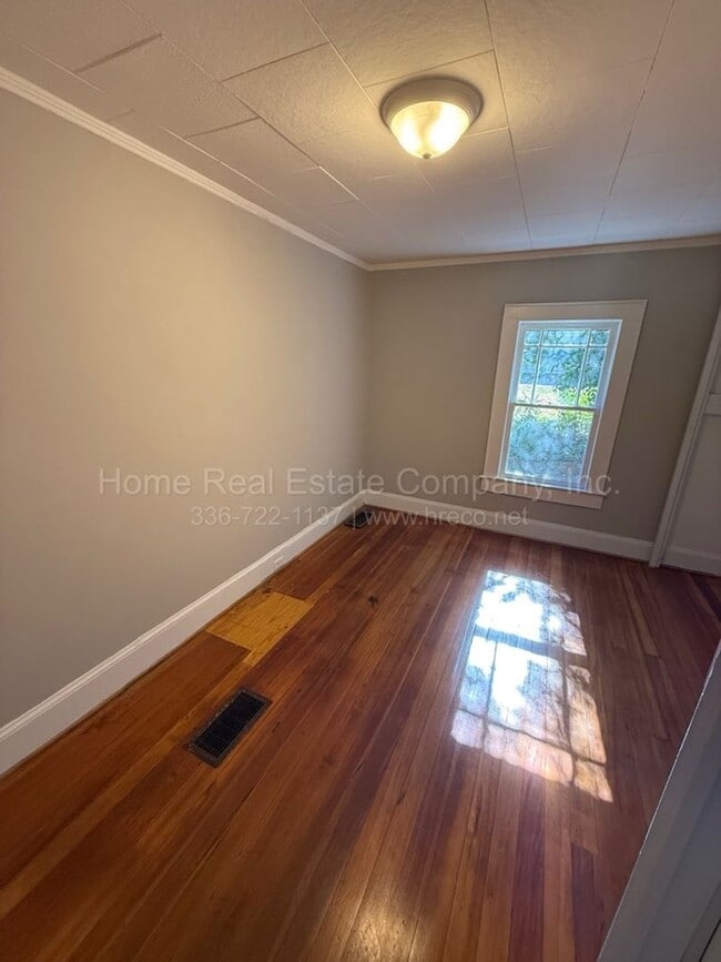 Building Photo - 4440 Lane St