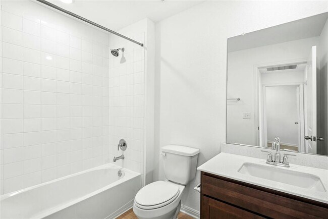 Building Photo - 412 Brody Ln