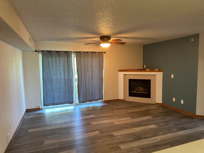 Building Photo - 40 Zeller Ct