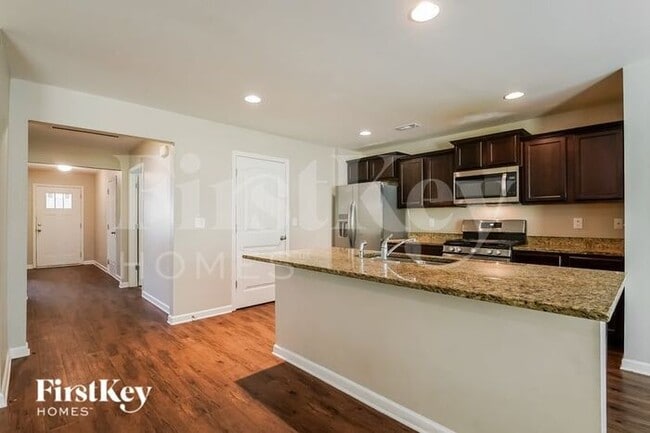 Building Photo - 4631 Woodford Cir