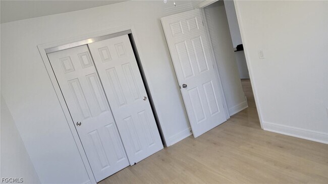 Building Photo - 608 SE 13th Terrace