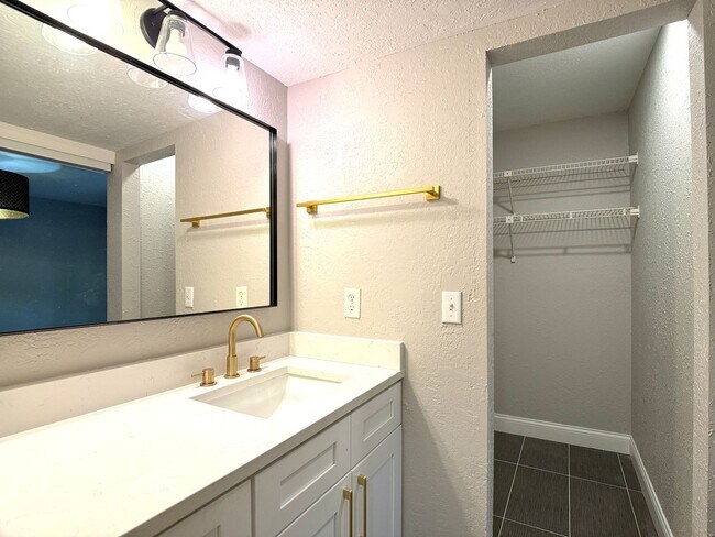 Building Photo - 4815 Walden Cir