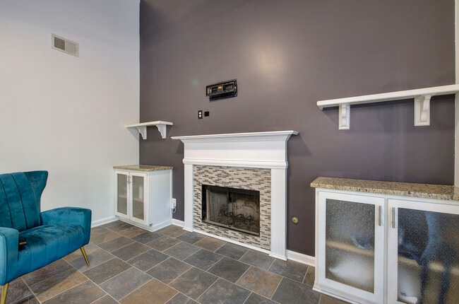 Building Photo - 7202 Cedar Forest Dr