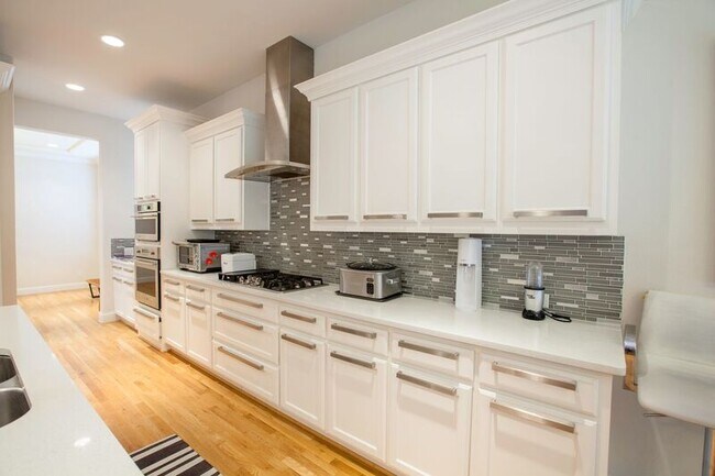 Building Photo - 1614 Thoroughbred Ln