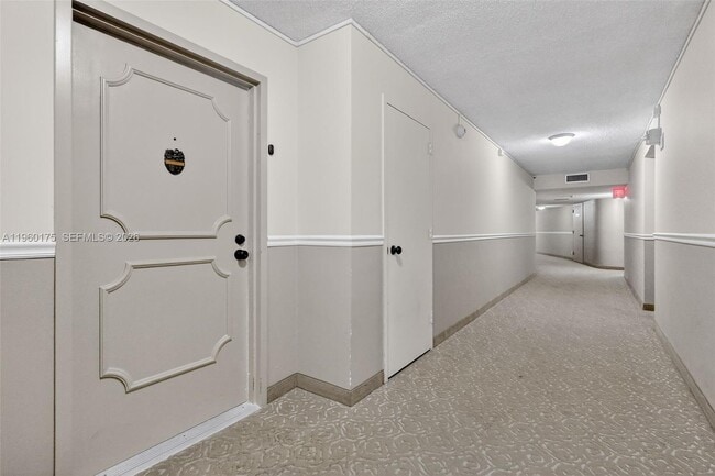 Building Photo - 100 Golden Isles Dr