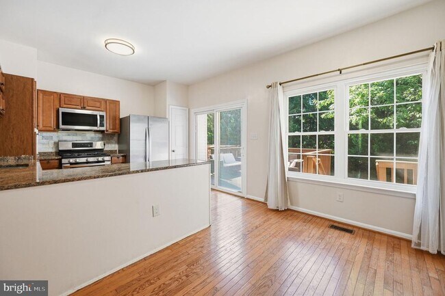 Building Photo - 7676 Helmsdale Pl
