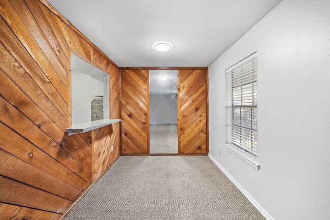 Building Photo - 9009 Gaylord Dr