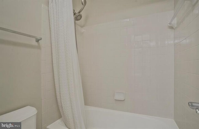 Building Photo - 2393 Watters Glen Ct
