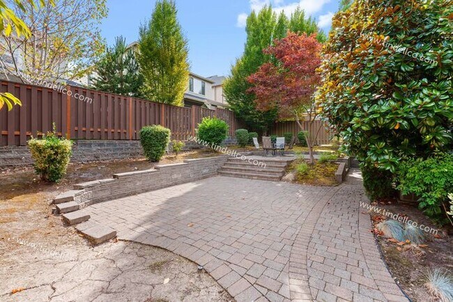 Building Photo - Spacious 3-Bedroom Home with Large Bonus Room & Loft in Bauer Highlands - Landscape Provided!
