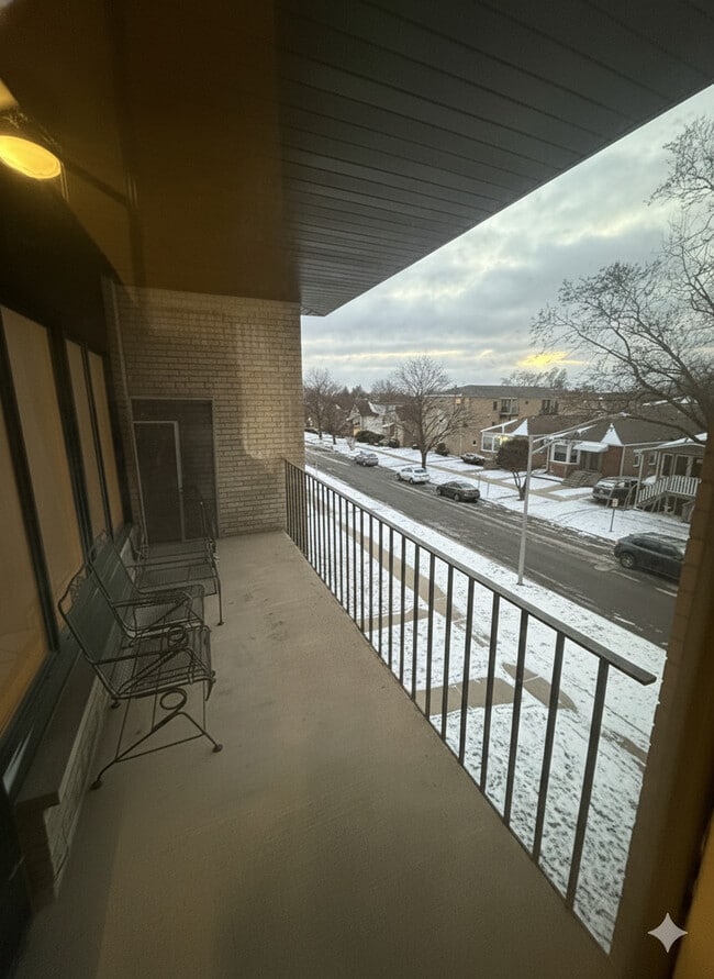 Building Photo - 2435 N 76th Ct