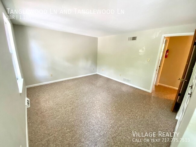 Building Photo - 442 Tanglewood Ln