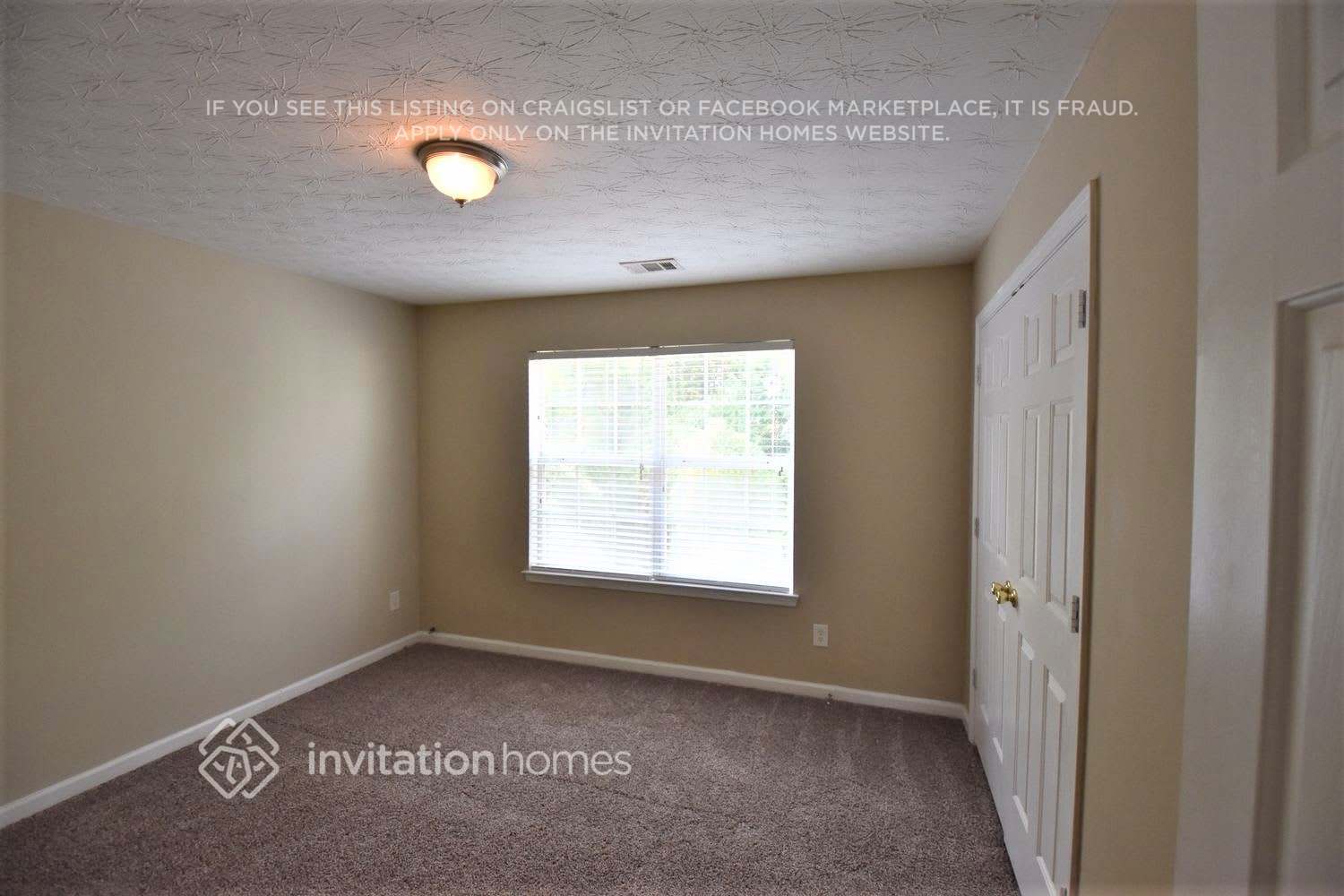 Building Photo - 1027 Lear Dr