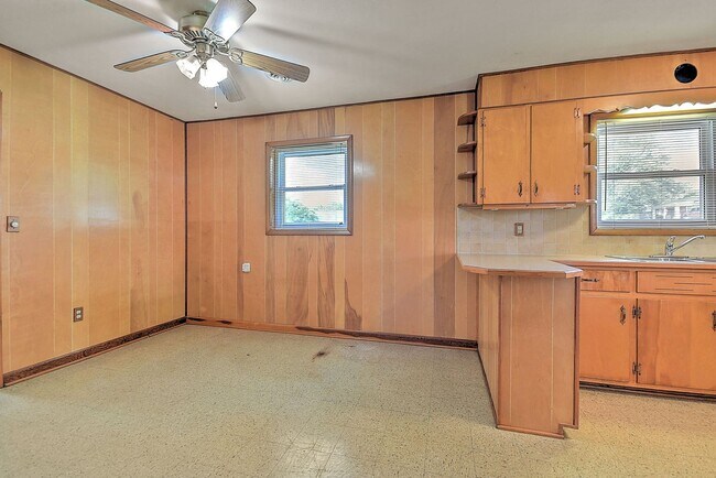 Building Photo - 208 Hogan Ave