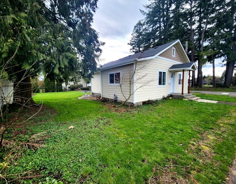 Building Photo - 785 NW West St