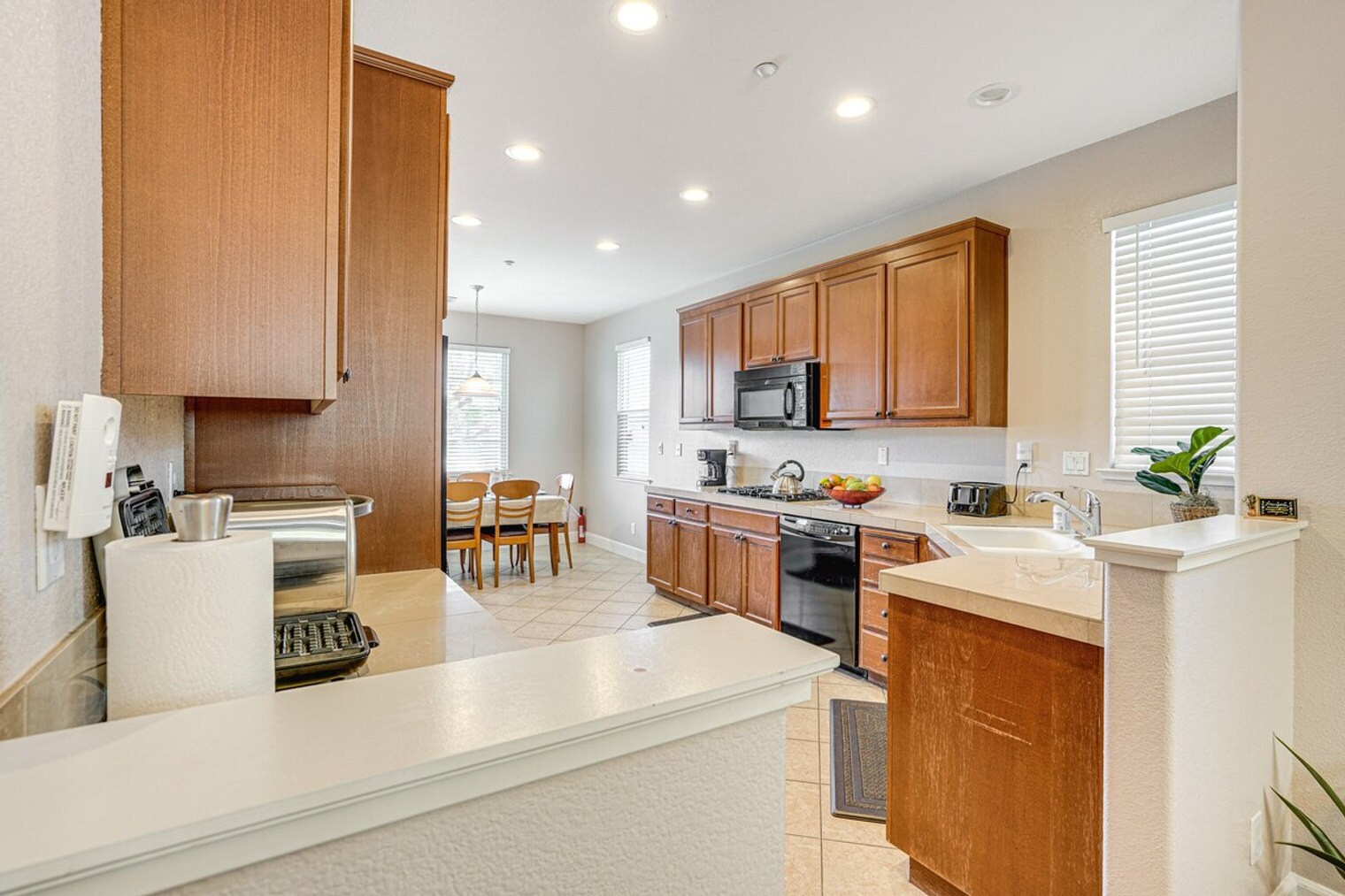 Building Photo - 140 Lawlor Ct