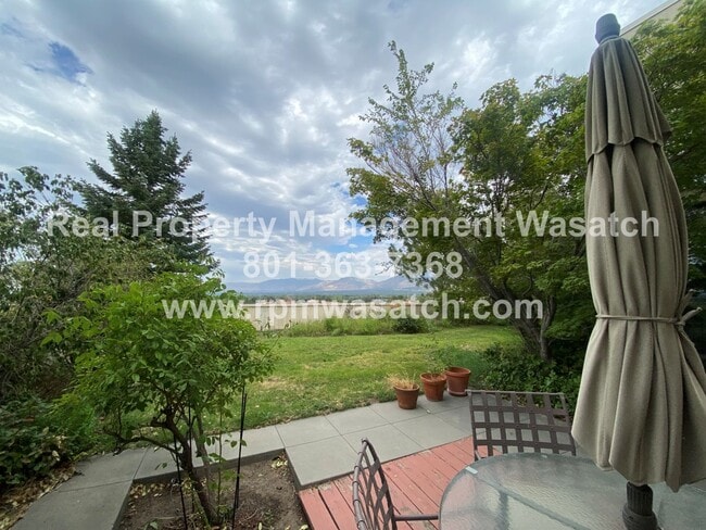 Building Photo - Check out This Stunning 3 Bedroom 2.5 Bath...