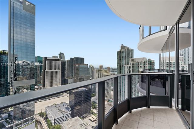 Building Photo - 1000 Brickell Plz