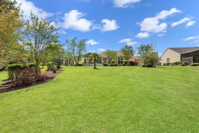 Building Photo - Stunning 2 bedroom, 2 bath in Bluffton