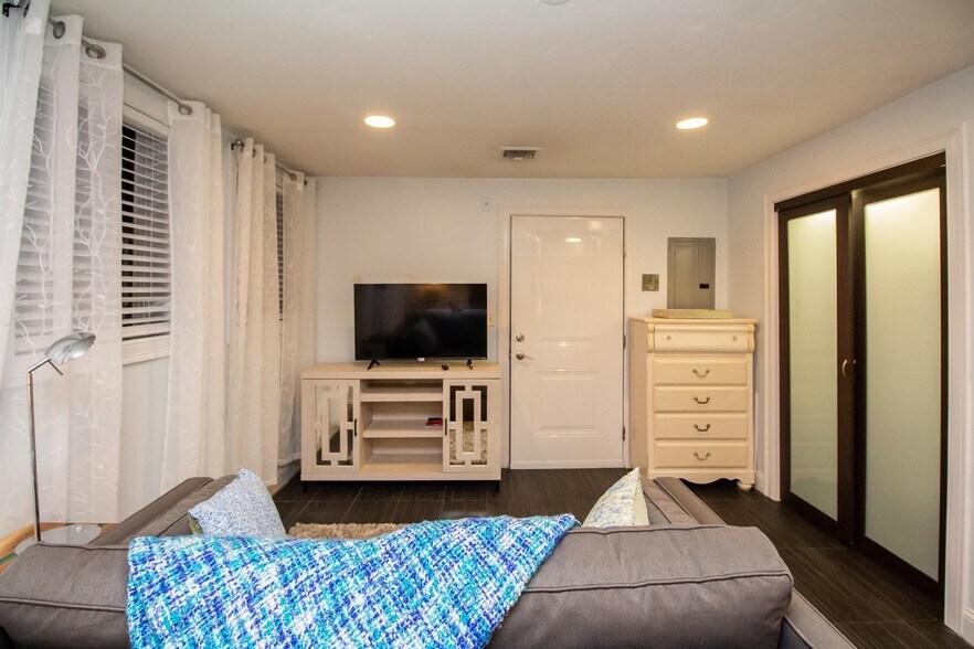 Building Photo - 22 Hancock St