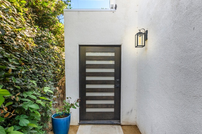 Building Photo - 4426 Campbell Dr