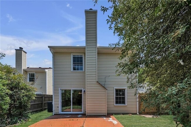 Building Photo - 10 Warwick Cir