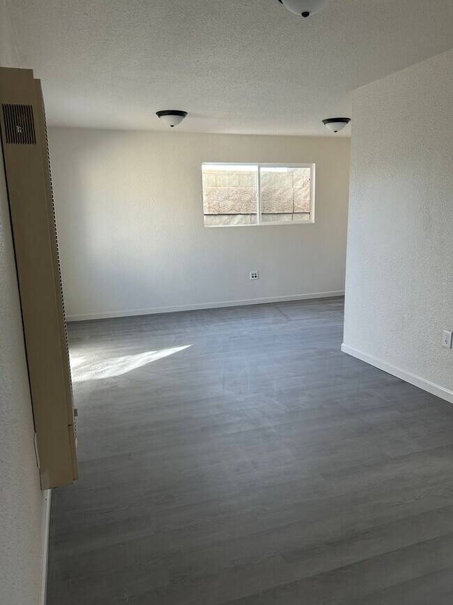 Building Photo - 3801 Sherman Ln