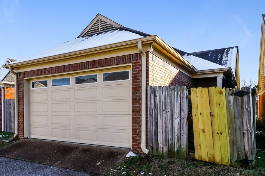 Building Photo - 9134 Cinderhill Cove E