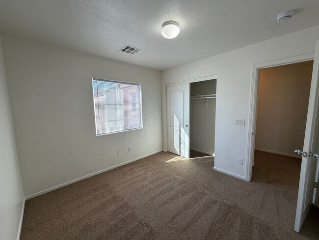 Building Photo - Discover a refreshed 4-bedroom, 2.5-bath home in Las Vegas 89149