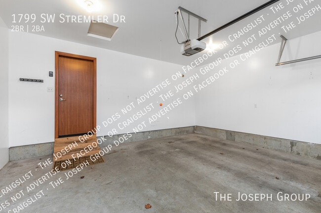 Building Photo - 1799 Stremler Dr