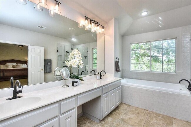 Building Photo - 9556 Indigo Brush Dr