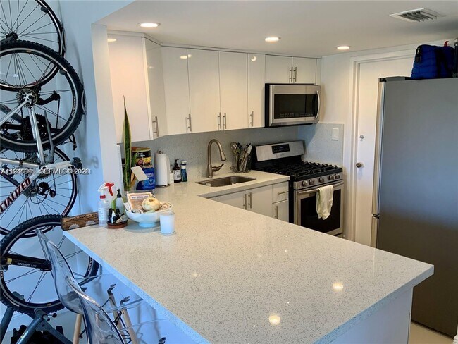 Building Photo - 8400 Byron Ave