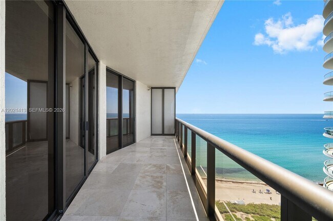 Building Photo - 16275 Collins Ave