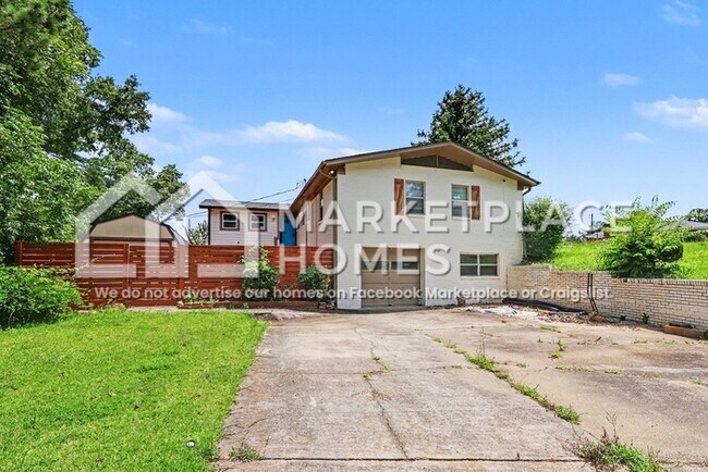 Building Photo - 801 Westfield Dr