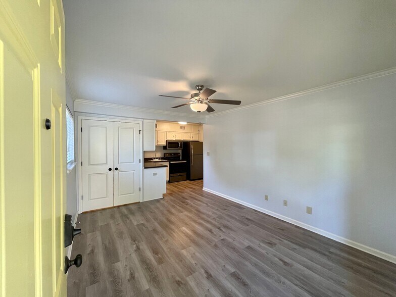 Building Photo - 2200 S Louisiana St