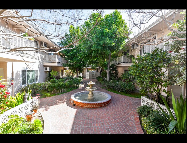 Building Photo - 445 E Magnolia Blvd